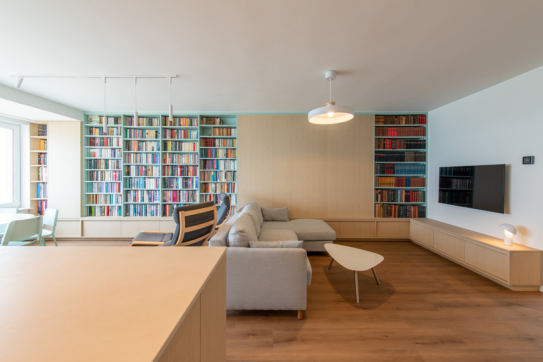 Totaalrenovatie appartement Oostende interieur renovatie maatwerk meubilair keuken en woonkamer 10